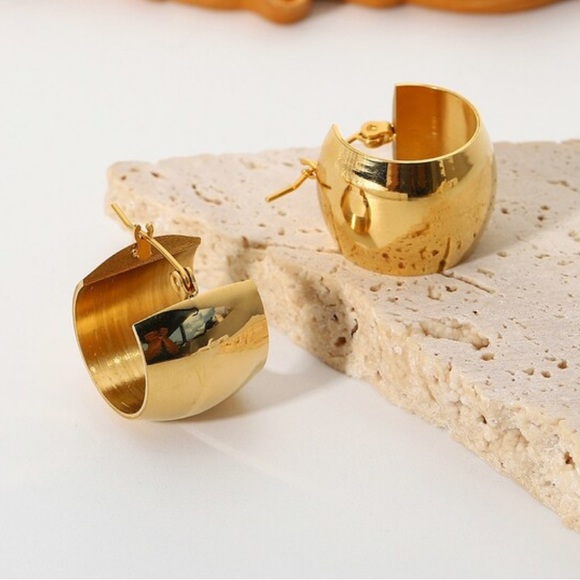 Jewelry - 💛Gold plated earrings C -hoop earrings stylish earrings
